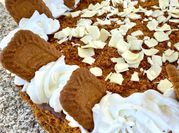Una foto de chantilly con queso crema sin crema