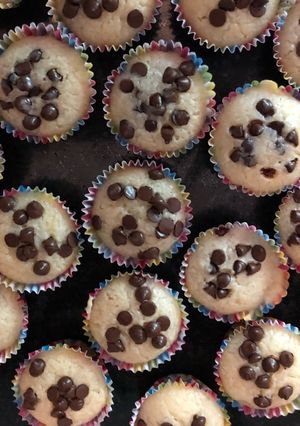 Una foto de Cupcakes o magdalenas de limón con chocolate, suuuuper rápidas y ricas
