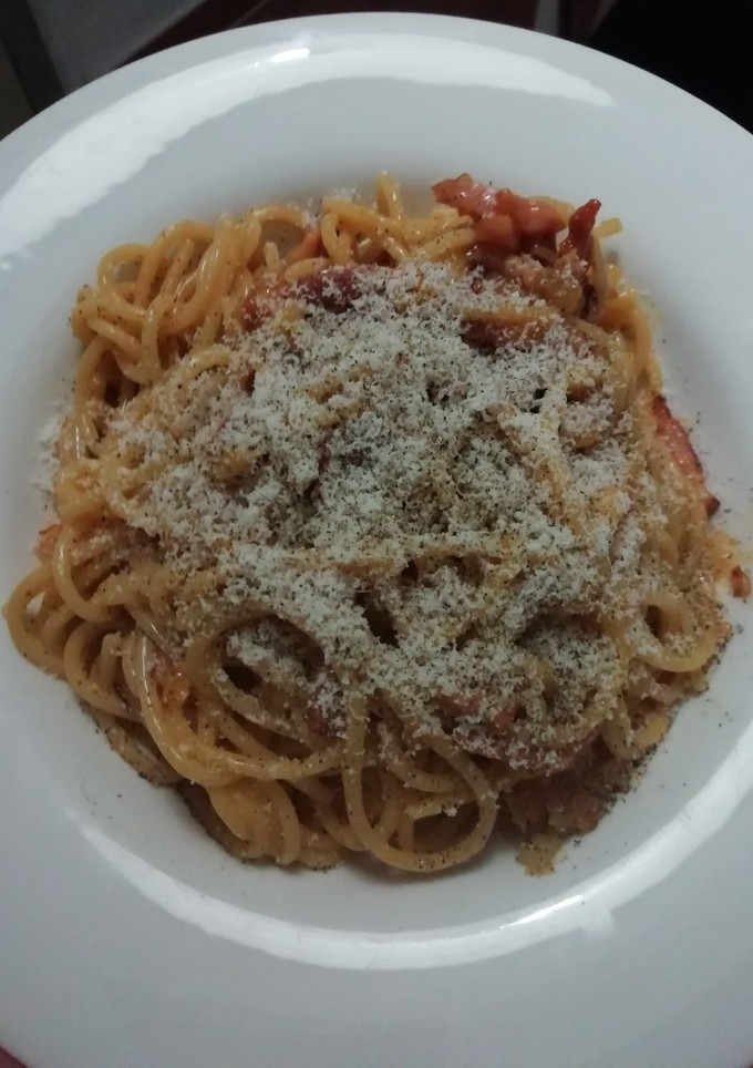 Una foto de Spaguettis alla carbonara EXPRESS!!