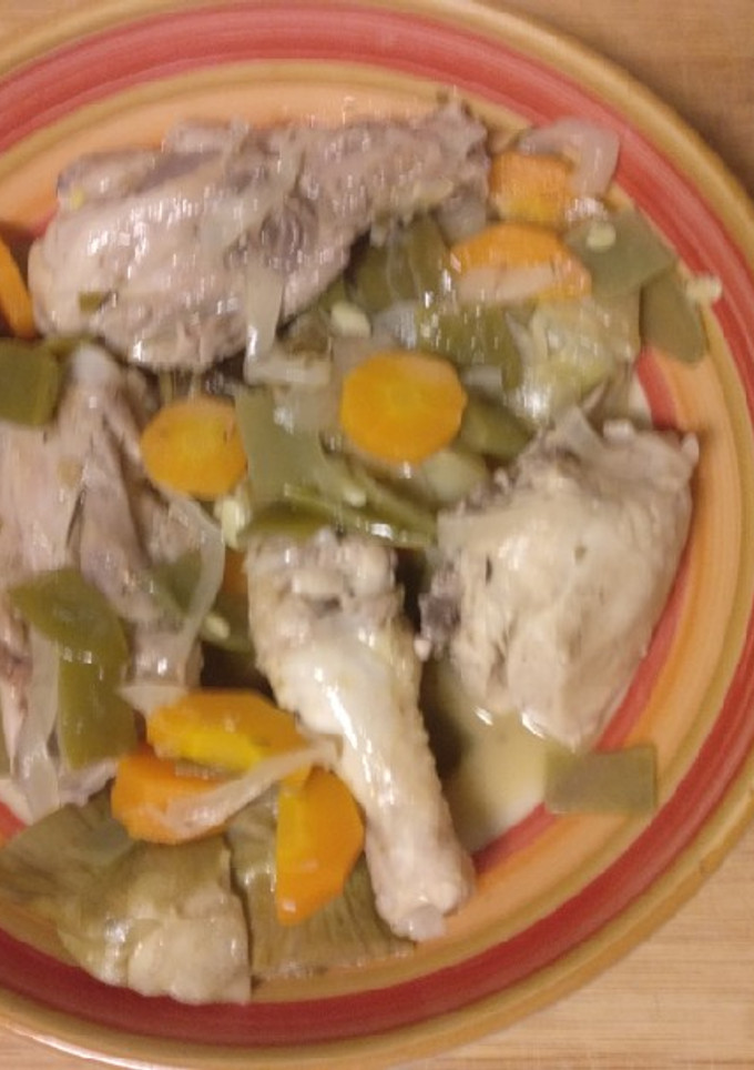 Una foto de Pollo con alcachofas