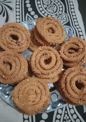 चकली (chakli recipe in Hindi) रेसिपी मुख्य फोटो