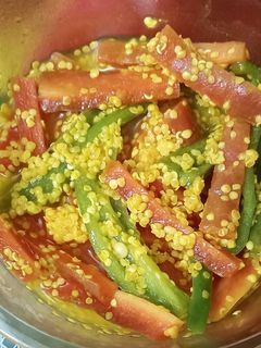 રાઈ વાળા ગાજર મરચા નું અથાણું (Rai Vala Gajar Marcha Athanu Recipe In Gujarati) રેસીપી મુખ્ય ફોટો