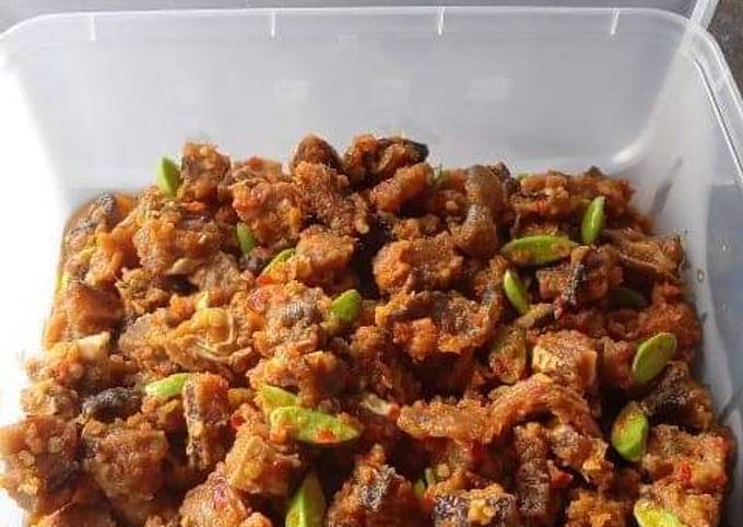 Sambal pete ikan asin pari