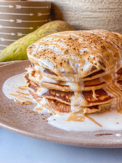 Una foto de Tortitas de pera, kéfir y almendras