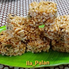 A picture of Murmura Pumpkin Seed Peanut Cikki.