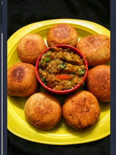 बैंगन का भर्ता विद बाटी (Baingan ka bharta with bati recipe in hindi) रेसिपी मुख्य फोटो