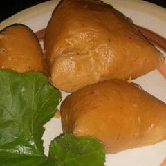A picture of Yummy moi moi.