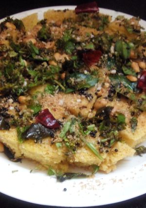 A picture of Spicy Gujarati Dokhla.