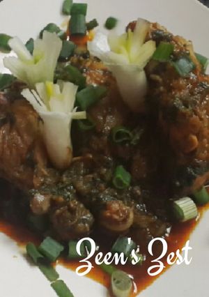 A picture of Hari Pyaaz with Chicken.