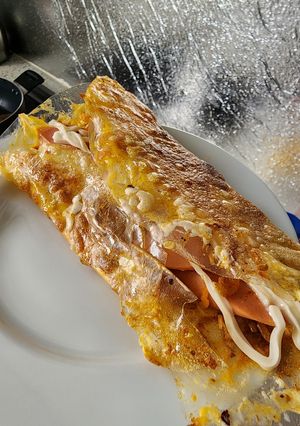 Hình của món Bánh tráng nướng trứng xúc xích.