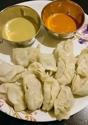 A picture of Chicken Momos.