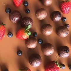 A picture of Fruit balls.