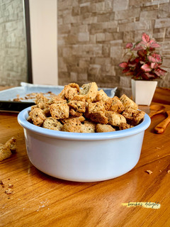 Foto resep Garlic Croutons - Roti gurih dan renyah topping salad/soup!