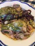 Barracuda en papillote au pesto de cresson,oignon rouge et citron confit