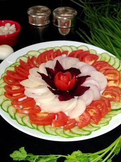 सलाद(salad recipe in hindi) रेसिपी मुख्य फोटो