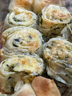 Una foto de Cinnamon rolls pero salados y sin canela😂🩷