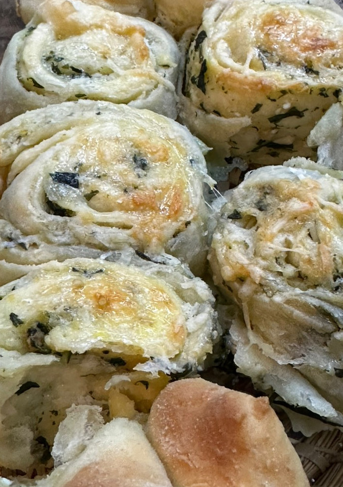 Una foto de Cinnamon rolls pero salados y sin canela😂🩷