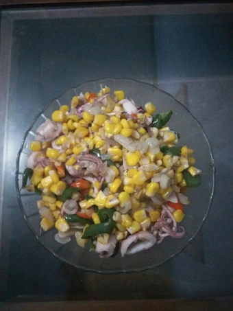 Langkah Mudah untuk Menyiapkan Resep  Tumis Jagung Manis dan Cumi Asin Cabe Ijo yang Lezat, Bikin Ketagihan