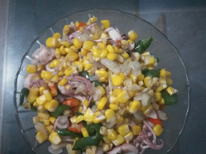 Langkah Mudah untuk Menyiapkan Resep  Tumis Jagung Manis dan Cumi Asin Cabe Ijo yang Lezat, Bikin Ketagihan
