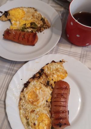 Gyors Reggeli 🧅🧄🥚🫑🌶️🥗lilaHagymás 🧄🧅🥚Tükör tojás szafalédival 🍣🥙 recept fotója