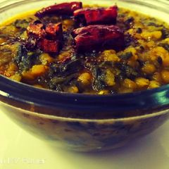 A picture of Dal palak tadaka.