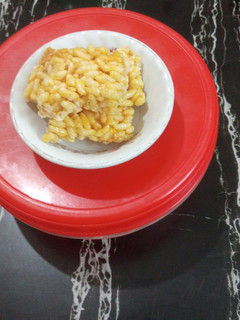 મમરા ની ચીકી (Mamra Chikki Recipe In Gujarati) રેસીપી મુખ્ય ફોટો