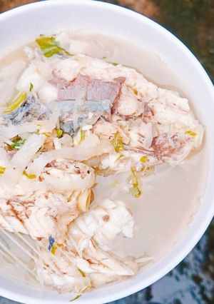 Hình của món Canh cá nấu măng chua.