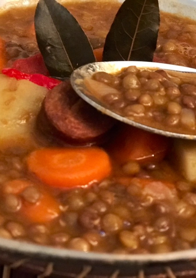 Una foto de Lentejas a mi manera