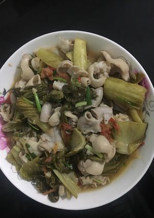 Hình của món Lòng lợn xào dưa chua.