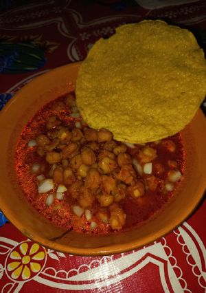 Una foto de Pozole rojo