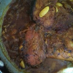 A picture of Lahsooni fish curry.