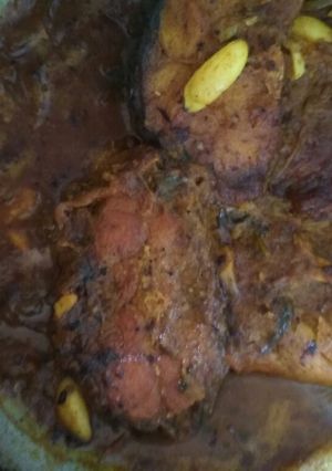 A picture of Lahsooni fish curry.