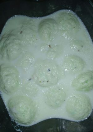 A picture of Rasmlai cardamom.