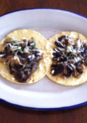 Una foto de Tostadas de champignons