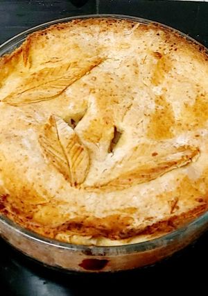 A picture of My Apple & Rhubarb pie 😃.