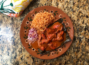 Una foto de Cochinita Pibil en estufa