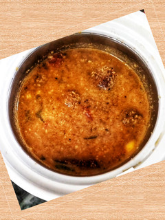 கோலா உருண்டை குழம்பு / kola urundai curry Recipe in tamil செய்முறை முக்கிய புகைப்படம்