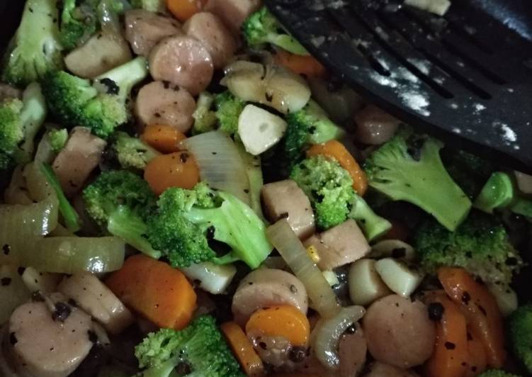 Langkah Mudah untuk Membuat Tumis Brokoli Wortel Sosis Lada Hitam Anti Gagal