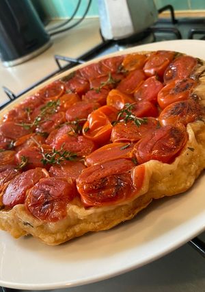 A picture of Tomato Tarte Tatin.