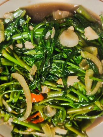 Cara Mudah Membikin Resep Tumis kangkung saus tiram yang Sempurna Anti Ribet, Menggugah Selera