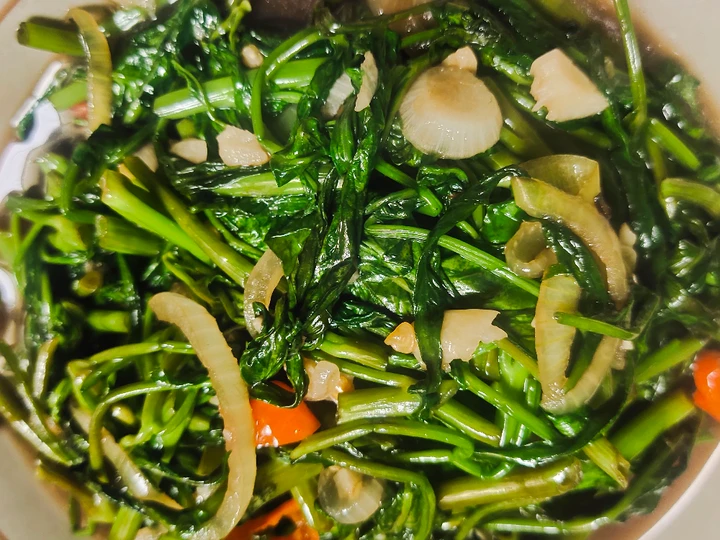 Cara Mudah Membikin Resep Tumis kangkung saus tiram yang Sempurna Anti Ribet, Menggugah Selera