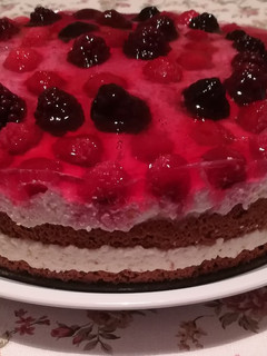 Erdei gyümölcsös túrótorta 🍓🍋🍇 recept fotója