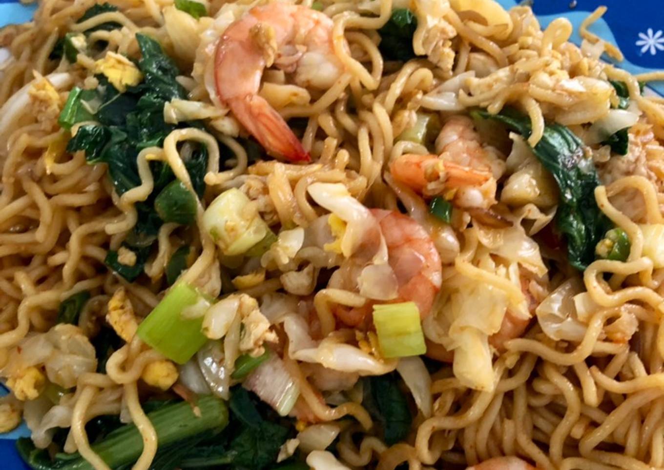 Mie goreng pedas seafood