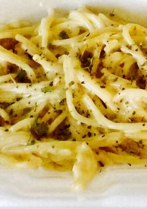Una foto de Pasta con albahacar
