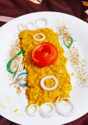 દાળ અને ઓટ્સ ની ખીચડી (Dal Oats Khichdi Recipe In Gujarati) રેસીપી મુખ્ય ફોટો