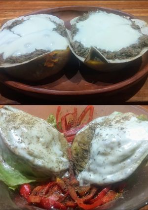 Una foto de Coreano relleno "gratinado" con lechuga repollada "gratinada"