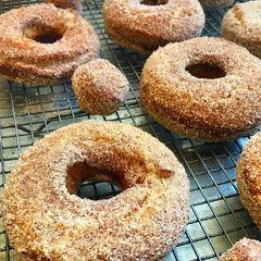 A picture of [Vegan] Apple Cider Donuts.