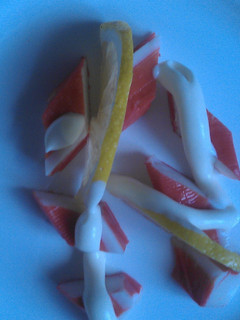 Una foto de Palitos de cangrejo con limón
