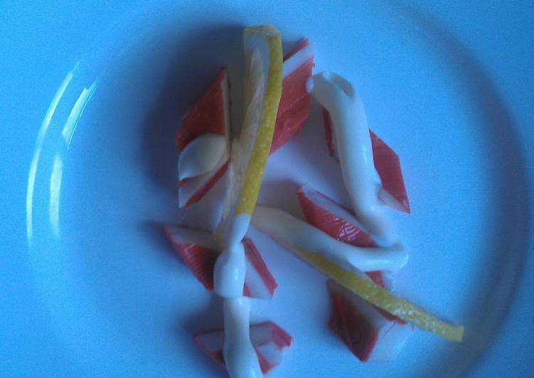 Palitos de cangrejo con limón