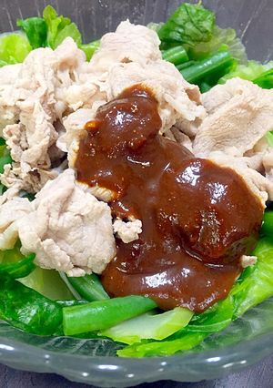 รูปของ สลัดหมูชาบูๆ 豚しゃぶサラダ